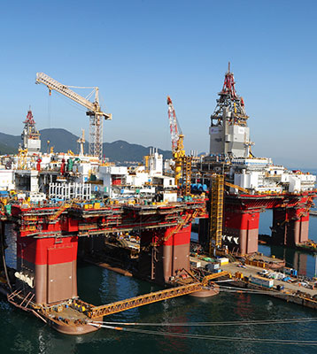 The four CAT-D semisubmersible rigs Equinox, Endurance, Enabler and Encourage at the DSME yard.